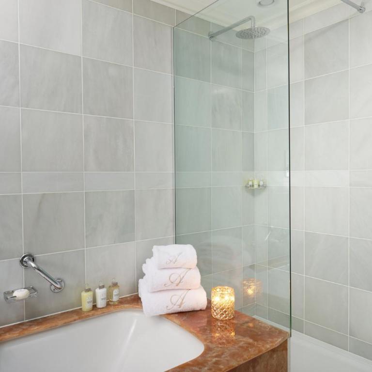 Hotel d'Angleterre - Chambre Lit King-Size Exclusive - Vue sur Lac - 9