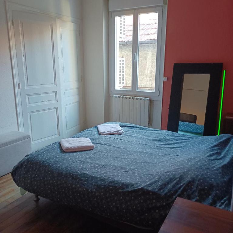 Trois pièces étage 1 proche du centre - Appartement 2 Chambres - 1