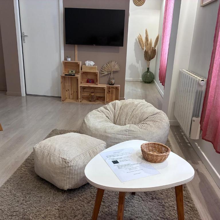 Appartements coeur de ville de Vichy - Two-Bedroom Apartment - 12