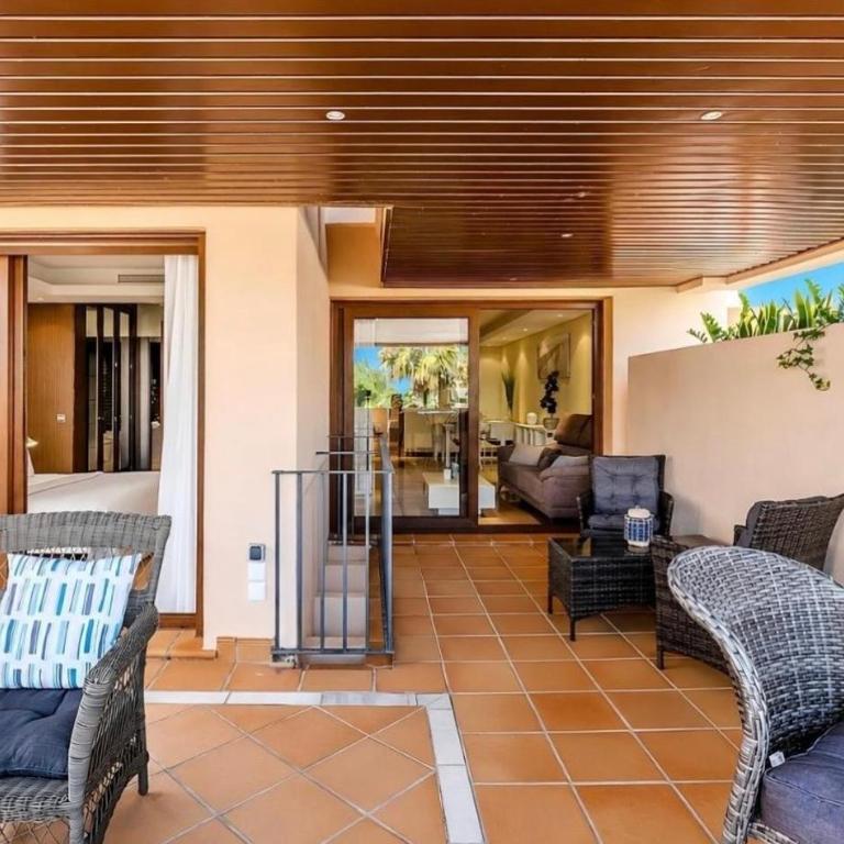 Bahia de la plata Estepona beach front - Two-Bedroom Apartment - 4