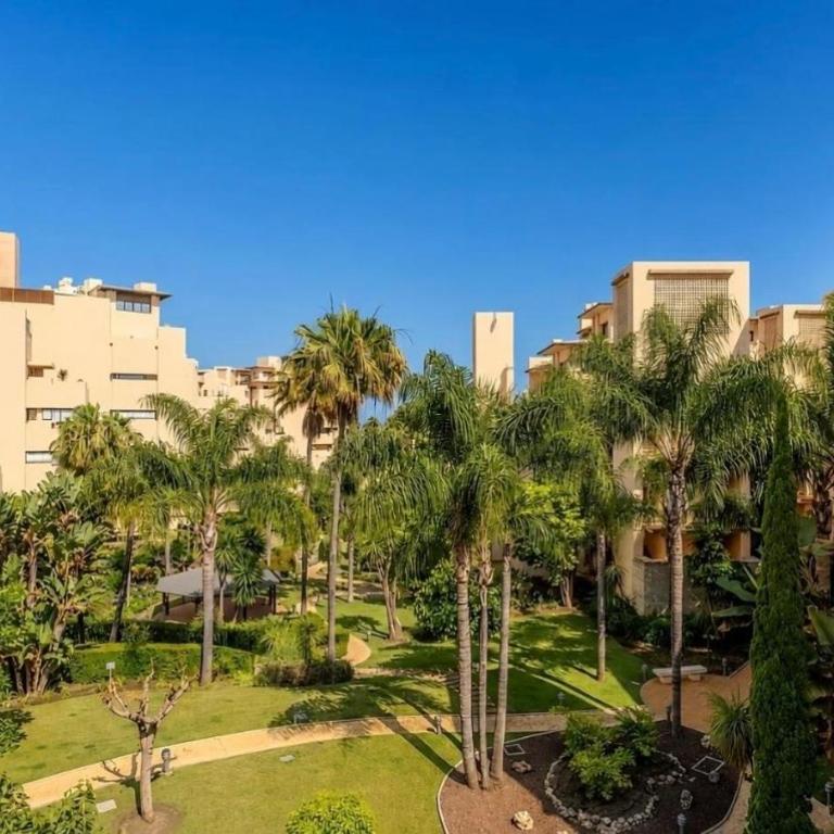 Bahia de la plata Estepona beach front - Two-Bedroom Apartment - 5