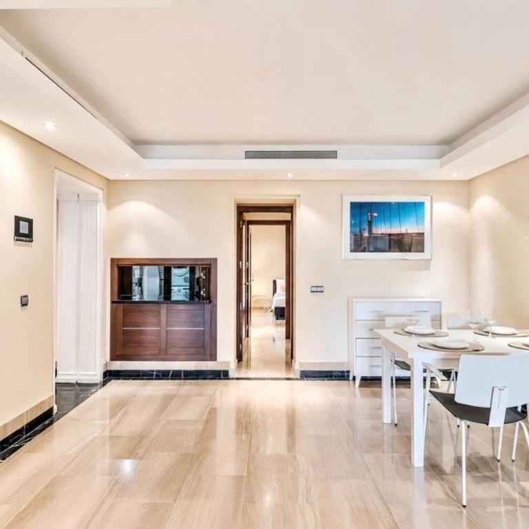 Bahia de la plata Estepona beach front - Two-Bedroom Apartment - 18