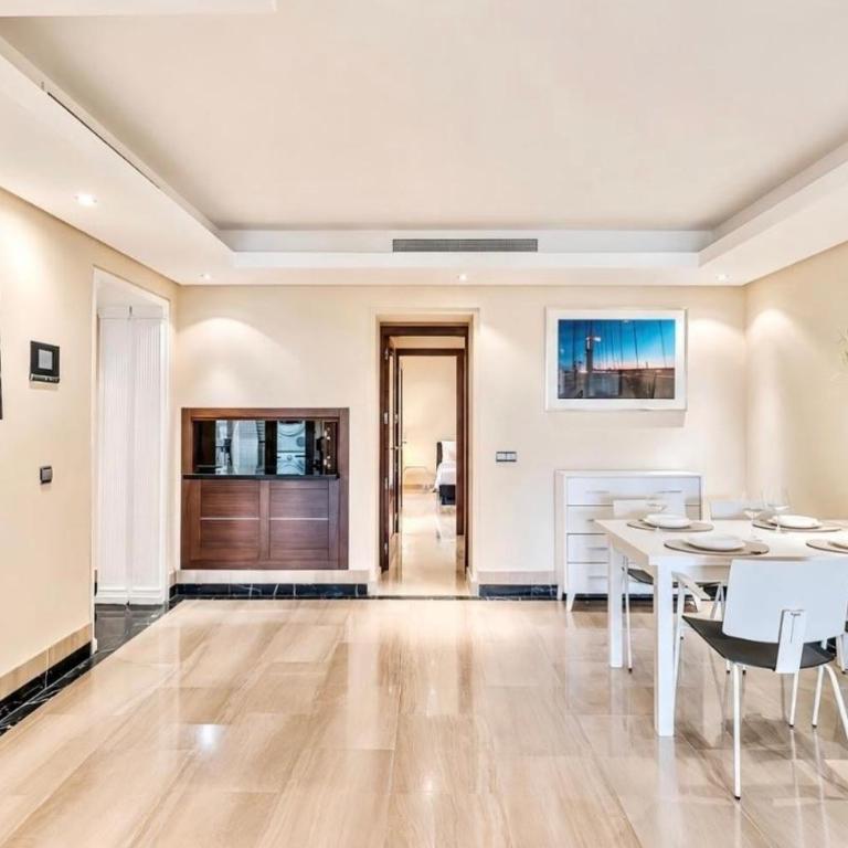 Bahia de la plata Estepona beach front - Two-Bedroom Apartment - 19