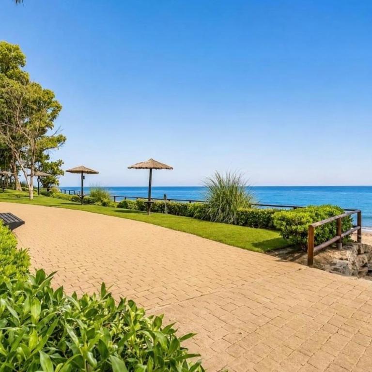 Bahia de la plata Estepona beach front - Two-Bedroom Apartment - 21