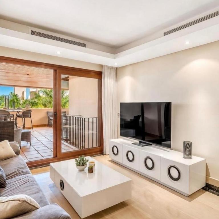 Bahia de la plata Estepona beach front - Two-Bedroom Apartment - 23