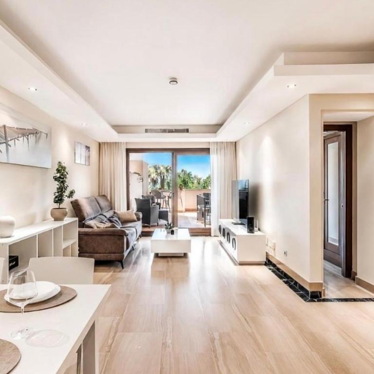 Bahia de la plata Estepona beach front - Two-Bedroom Apartment - 29