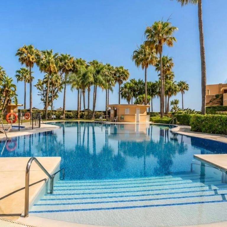 Bahia de la plata Estepona beach front - Two-Bedroom Apartment - 30