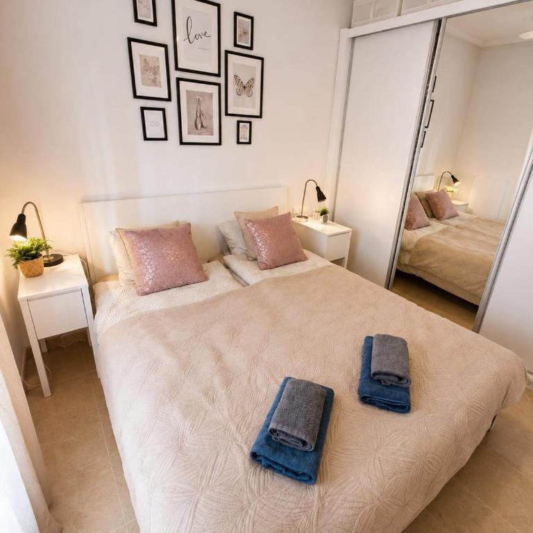 Sunny ground floor apartment with a large terrace and direct access to the pool - Apartment mit 2 Schlafzimmern - 8