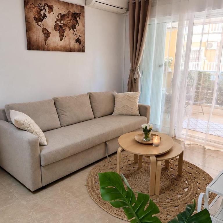 Sunny ground floor apartment with a large terrace and direct access to the pool - Apartment mit 2 Schlafzimmern - 3