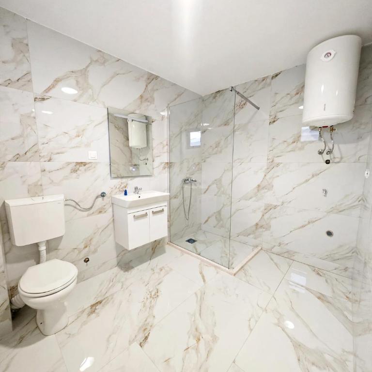 Azur Apartments Bar - Apartman s 1 Spavaćom Sobom i Balkonom - 4