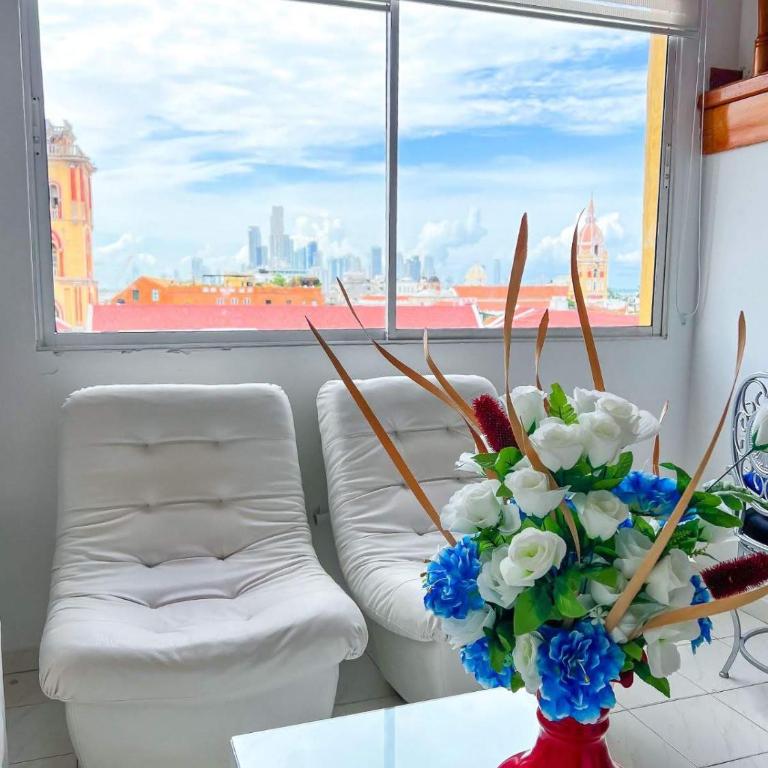 Charming three-bedroom apartment located in the historic walled city center of Cartagena - Three-Bedroom Apartment - 7