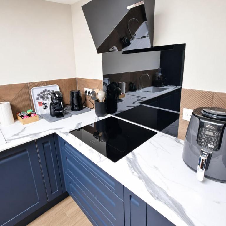 City break Aix-les-Bains,2 chambres garage, climatisation - Appartement 2 Chambres - Vue sur Ville - 12