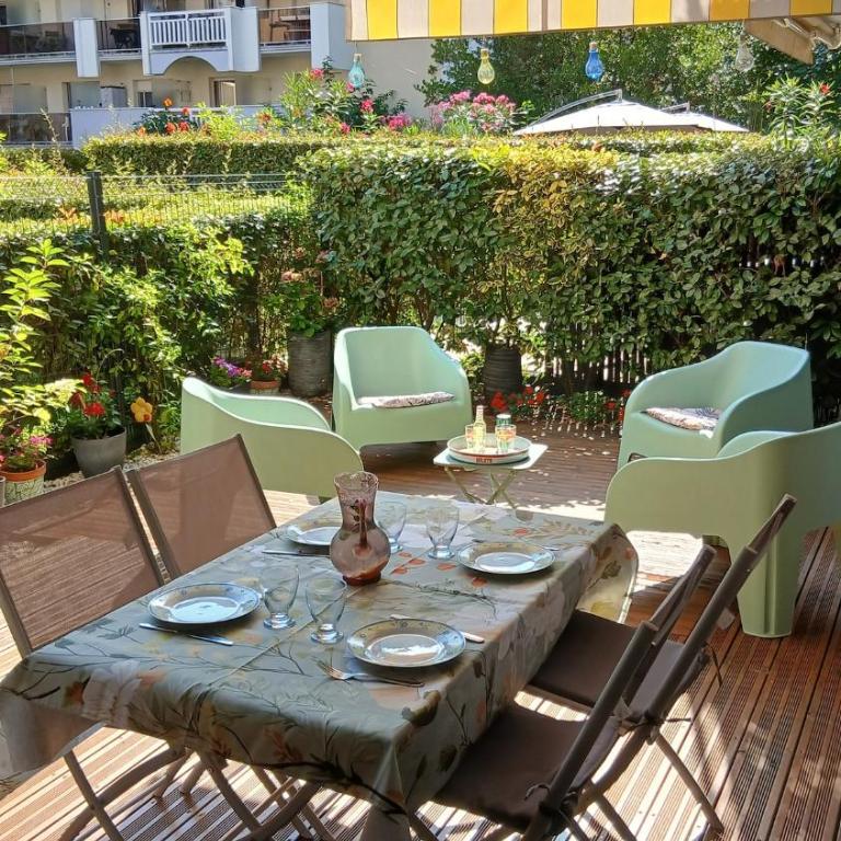 T3 spacieux Arcachon sur jardin, proche du port et de la plage - Two-Bedroom Apartment - 9