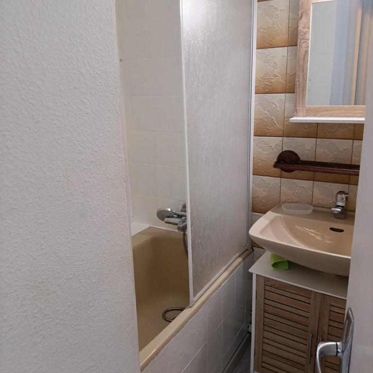Appart vue sur mer, 2CH 4/6p parking privé - Appartement 2 Chambres - 21