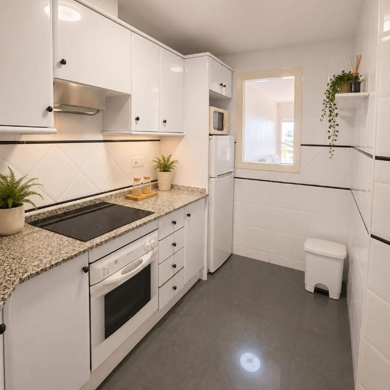 Cabo Roig 2 bed apartment with sea views - Two-Bedroom Apartment - 10