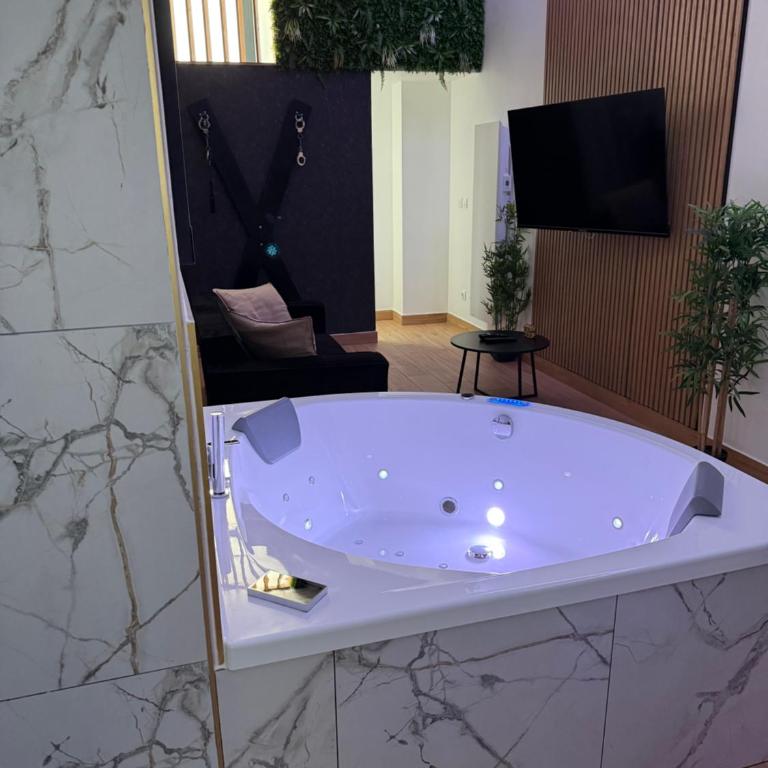 L evazion jacuzzi appartement Grenoble - Appartement 1 Chambre - 3
