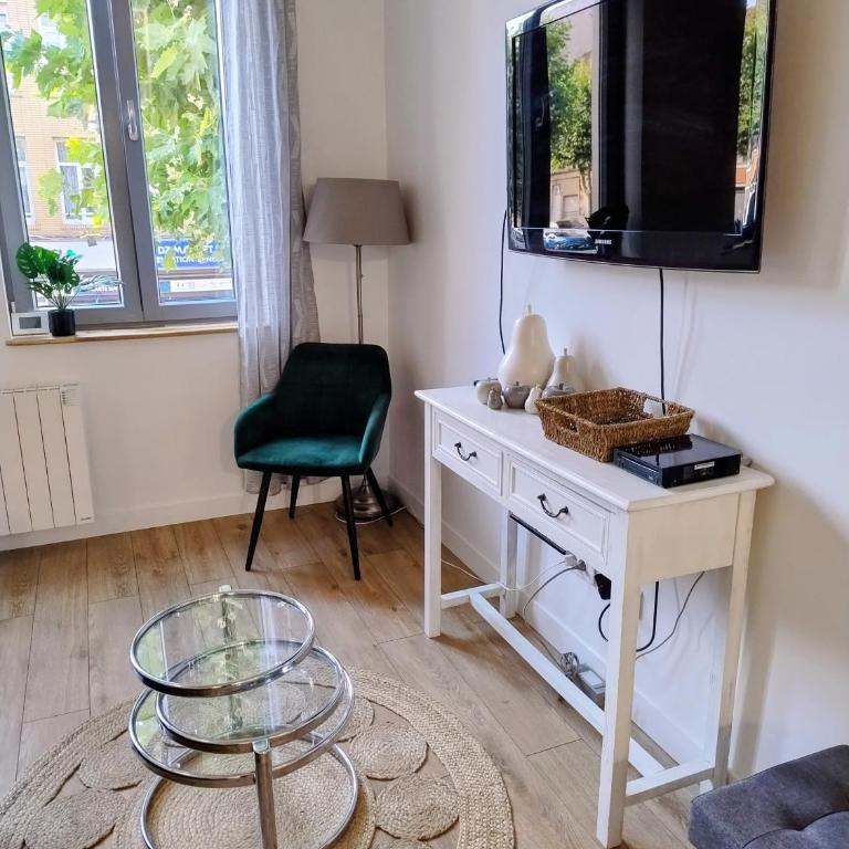 Le 33 - Maison confortable - Tout à pieds ! - Two-Bedroom House - 7