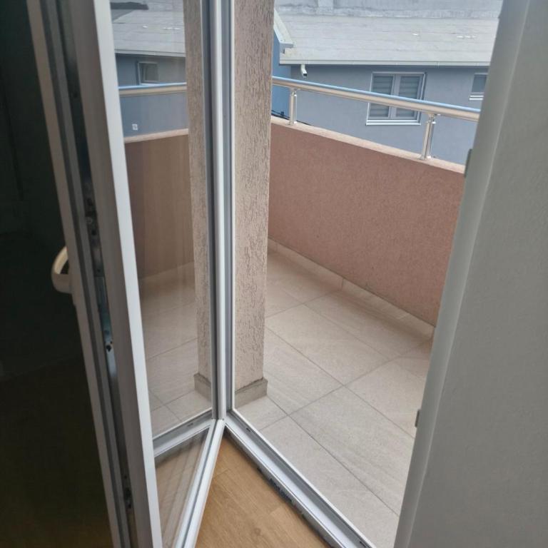 Apartmani Orlović Bar - Apartman sa 2 Spavaće Sobe i Pogledom na More - 14