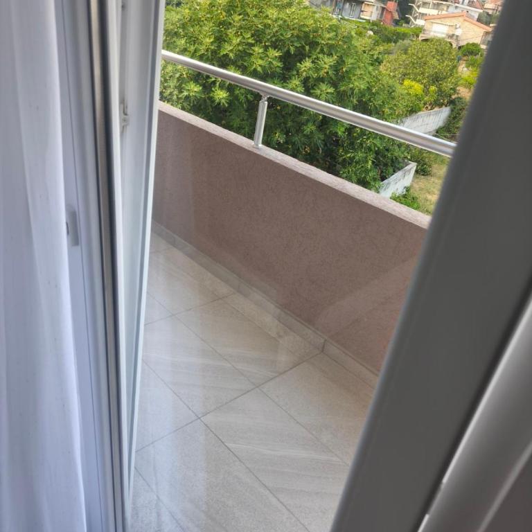 Apartmani Orlović Bar - Apartman sa 2 Spavaće Sobe i Pogledom na More - 18