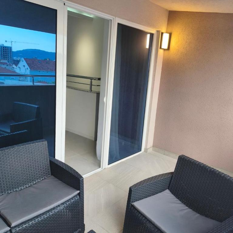 Apartmani Orlović Bar - Apartman sa 2 Spavaće Sobe i Pogledom na More - 19