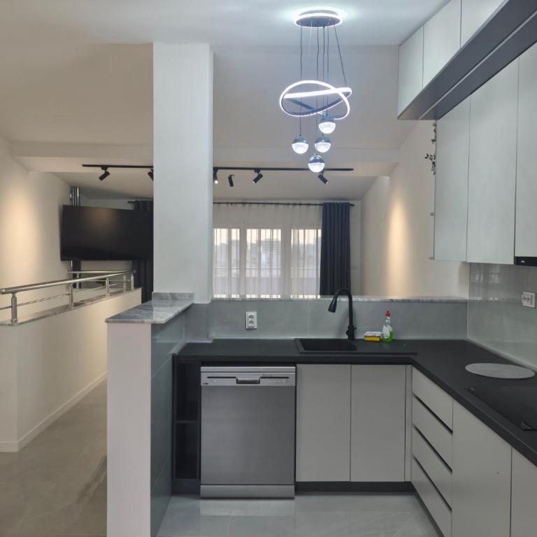 Apartmani Orlović Bar - Apartman sa 2 Spavaće Sobe i Pogledom na More - 23
