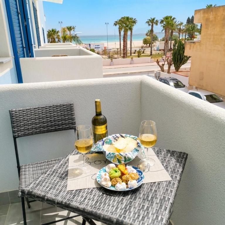MARE e Terra Holiday fronte mare - Studio with Spa Bath - 9