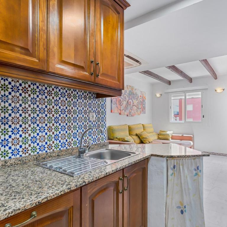 Apartamento Fabi Beach - Two-Bedroom Deluxe Apartment with Ocean View - 8