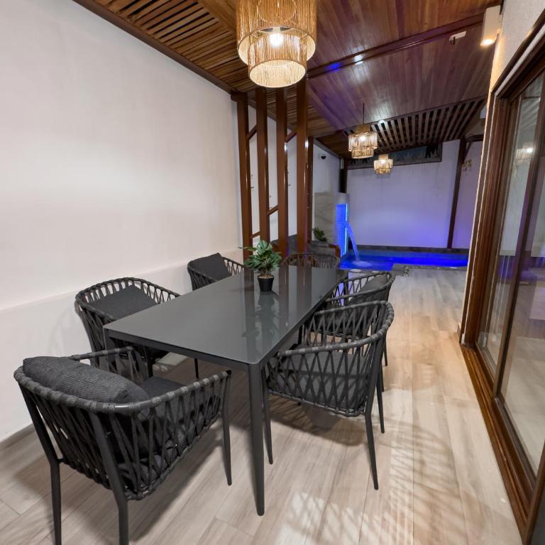 Casa vacacional y familiar en la mejor zona de Manta - Casa de 3 dormitorios - 4