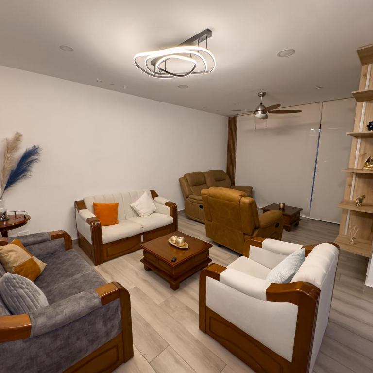 Casa vacacional y familiar en la mejor zona de Manta - Casa de 3 dormitorios - 8
