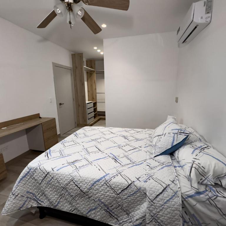 Casa vacacional y familiar en la mejor zona de Manta - Casa de 3 dormitorios - 9