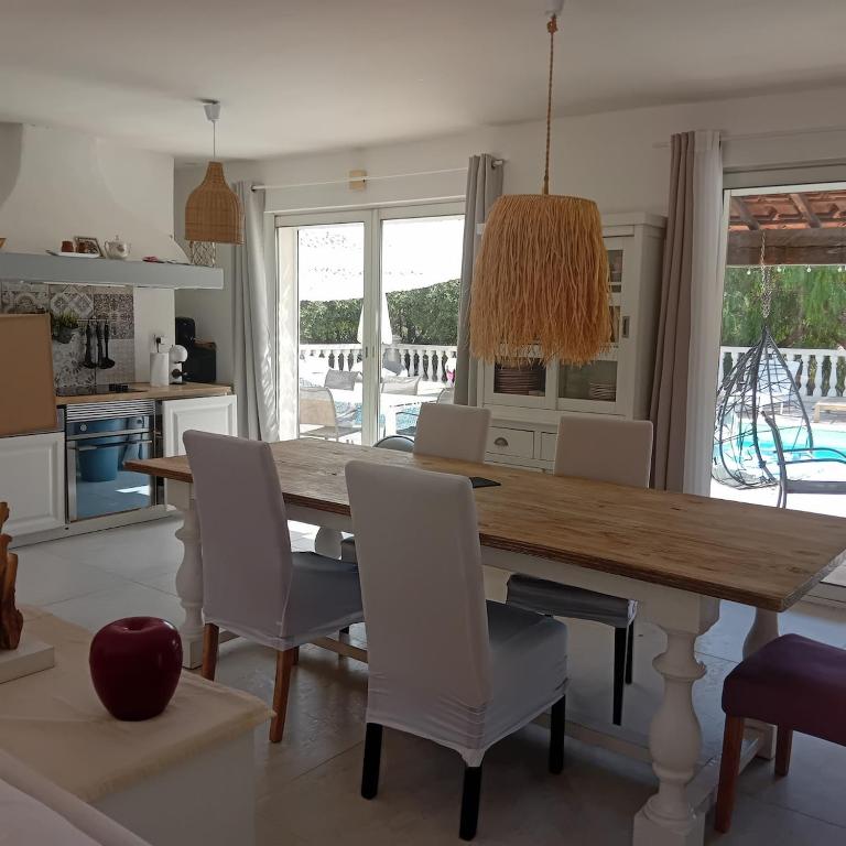 Bright villa with pool - Villa 3 Chambres - 24