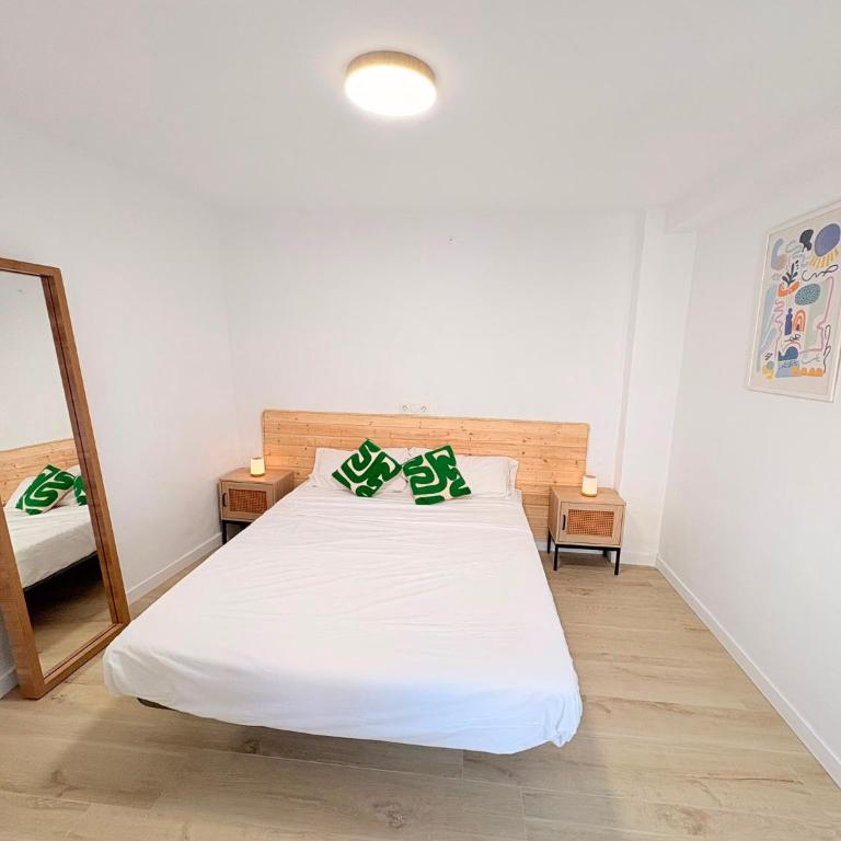 Naim Guest House Malaga Centro - Adults only - Superior Apartment mit 2 Schlafzimmern - 3