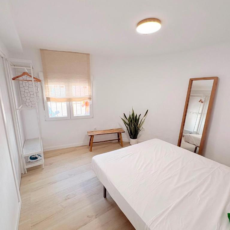 Naim Guest House Malaga Centro - Adults only - Superior Apartment mit 2 Schlafzimmern - 4