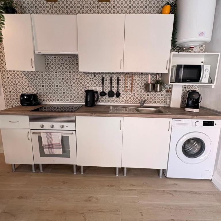 Naim Guest House Malaga Centro - Adults only - Superior Apartment mit 2 Schlafzimmern - 7