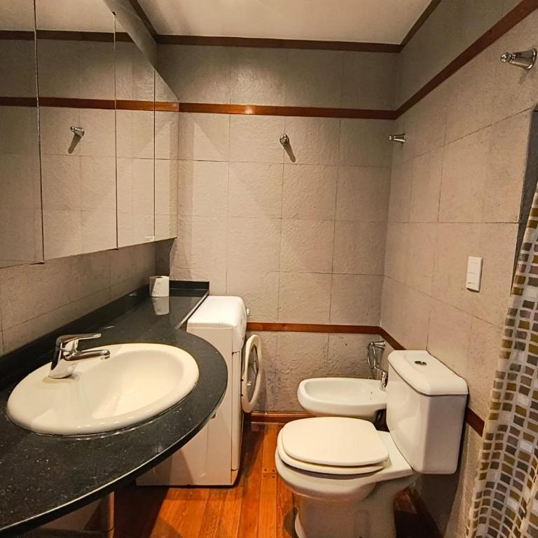 Piso alto Todo luz A pasos del Obelisco - One-Bedroom Apartment with Balcony and City View - 13