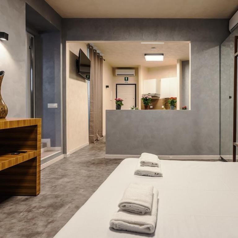 Termini Comfort Jacuzzi Suite - Appartamento con 1 Camera da Letto - 6