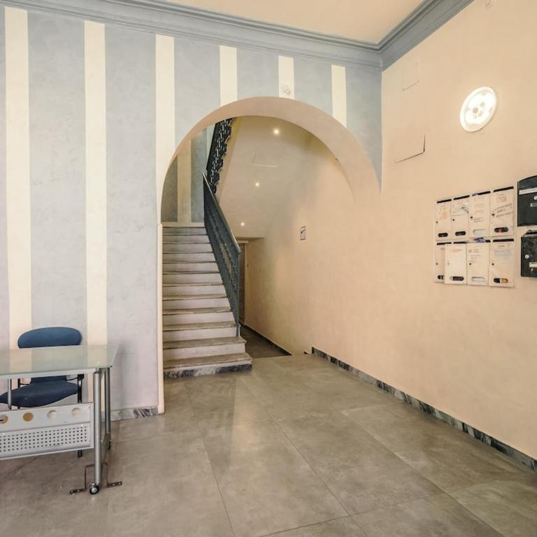 Termini Comfort Jacuzzi Suite - Appartamento con 1 Camera da Letto - 10