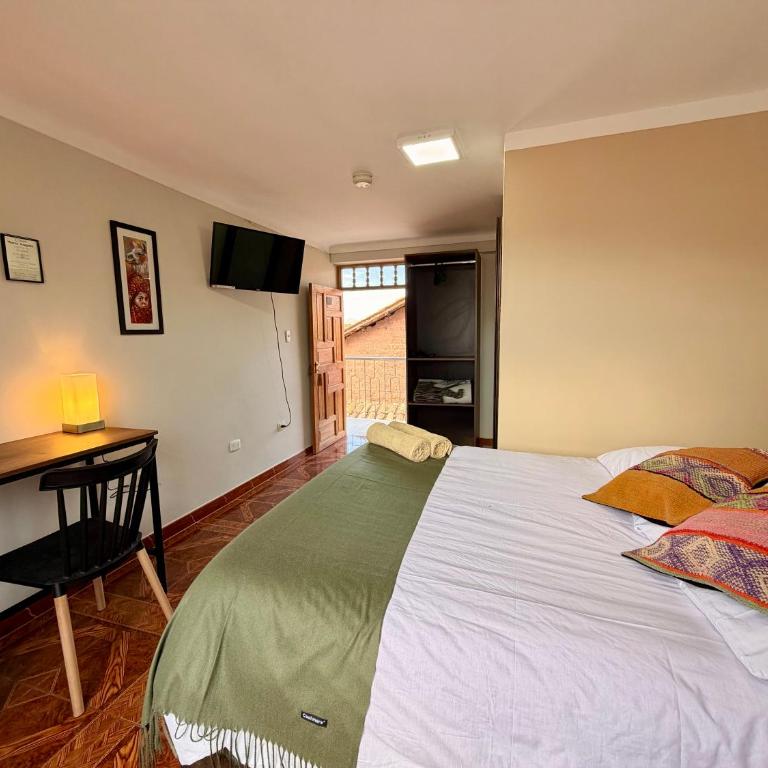 La Cusqueña Hostel - Double Room with Private Bathroom - 6