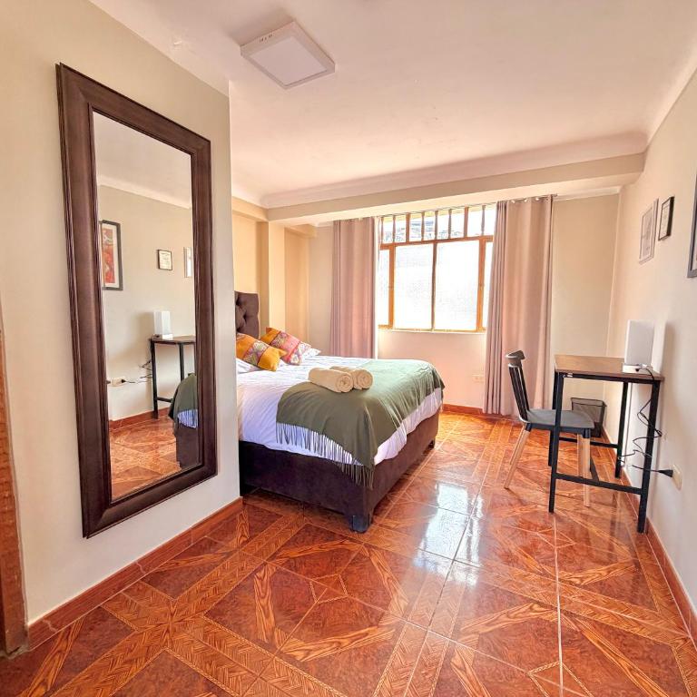 La Cusqueña Hostel - Double Room with Private Bathroom - 39