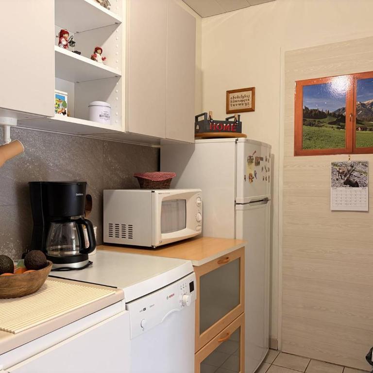 Appartement chaleureux, balcon - 5 pers. - FR-1-548-56 - Appartement - 8