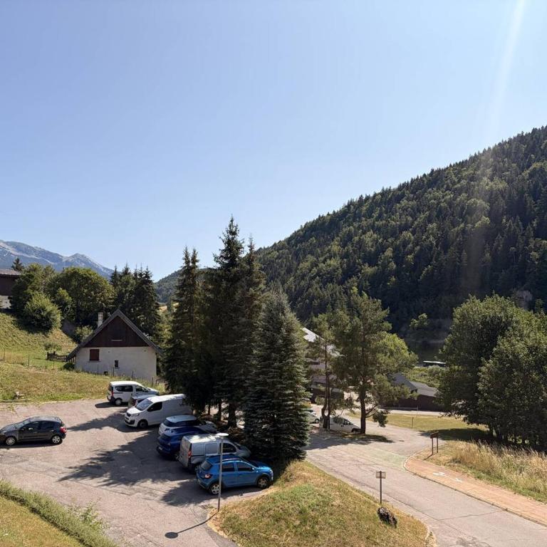 Appartement chaleureux, balcon - 5 pers. - FR-1-548-56 - Appartement - 12