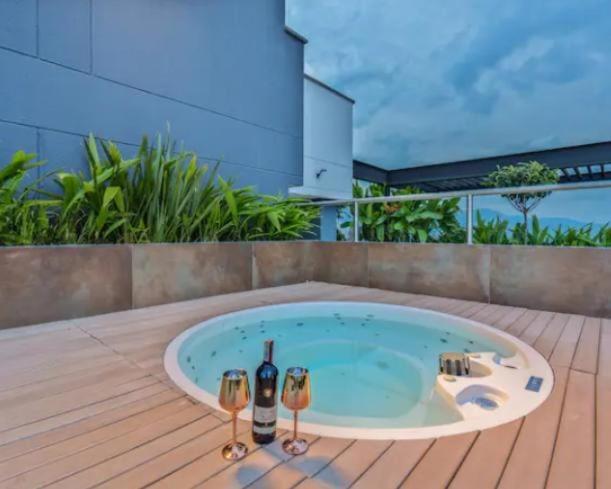 Apartamento de 3 habitaciones, con una vista espectacular de Medellin, en Palmas - Apartamento de 3 dormitorios - 30