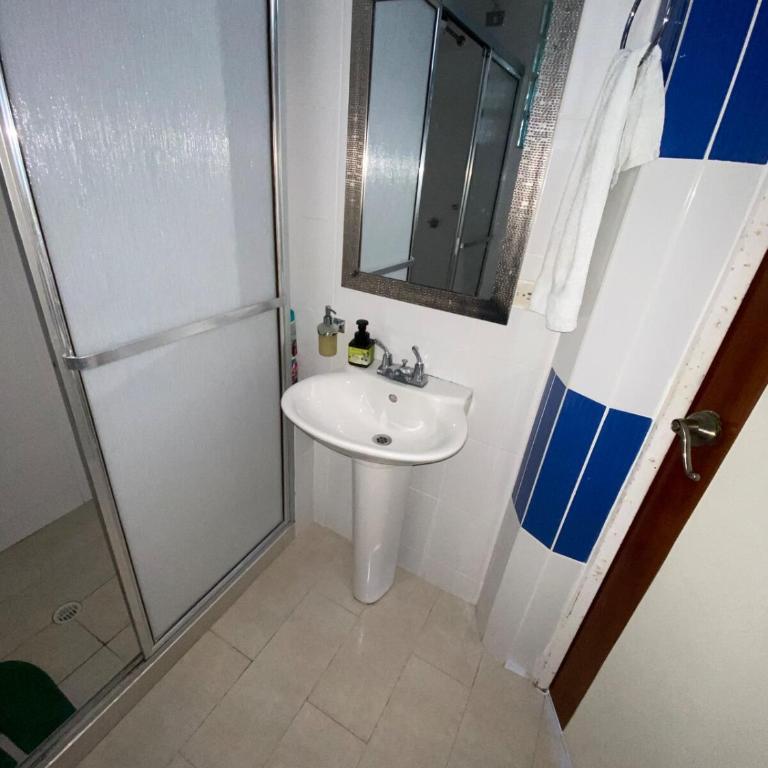 Casa a cinco minutos de Clinica medilacer y uniboyaca - Casa de 2 dormitorios - 17
