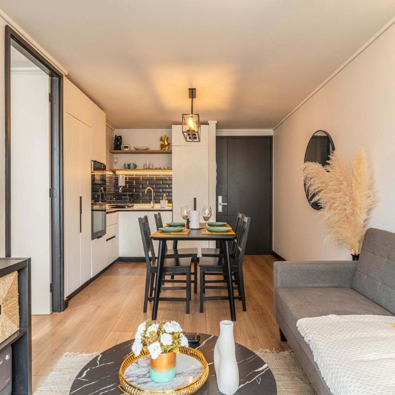 HOM I A Pasos Del Metro Nuble Depto 2PAX en Nunoa - Apartment - 16