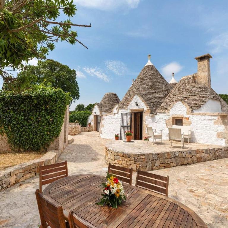 Locorotondo Stone House with Underground Pool for 6 - Three-Bedroom Trullo House - 23
