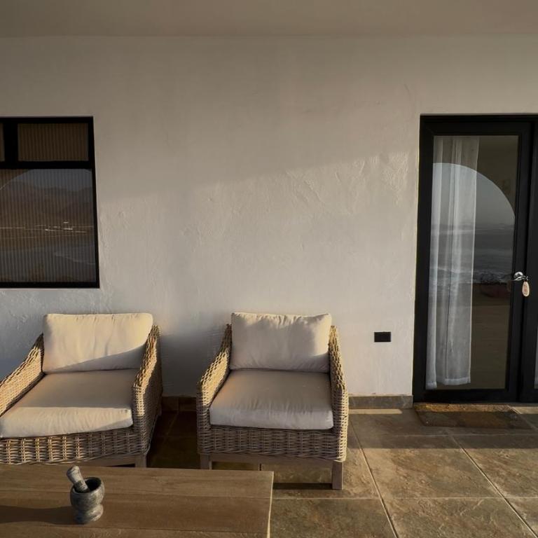LA SIESTA Suites - Habitación con cama extragrande y vistas al mar - 4