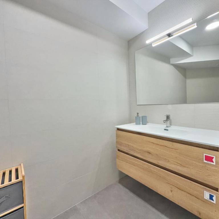 Apartment next to the Turia River and the City of Arts and Sciences - Apartment - 10