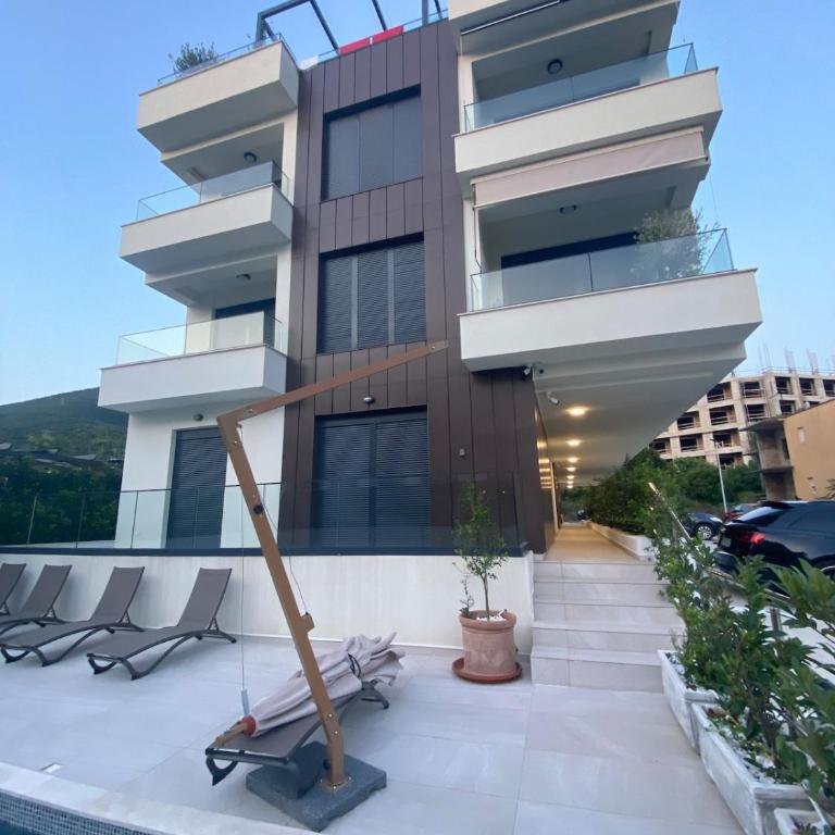 Aqua Tivat - Apartman sa 2 Spavaće Sobe i Balkonom - 1