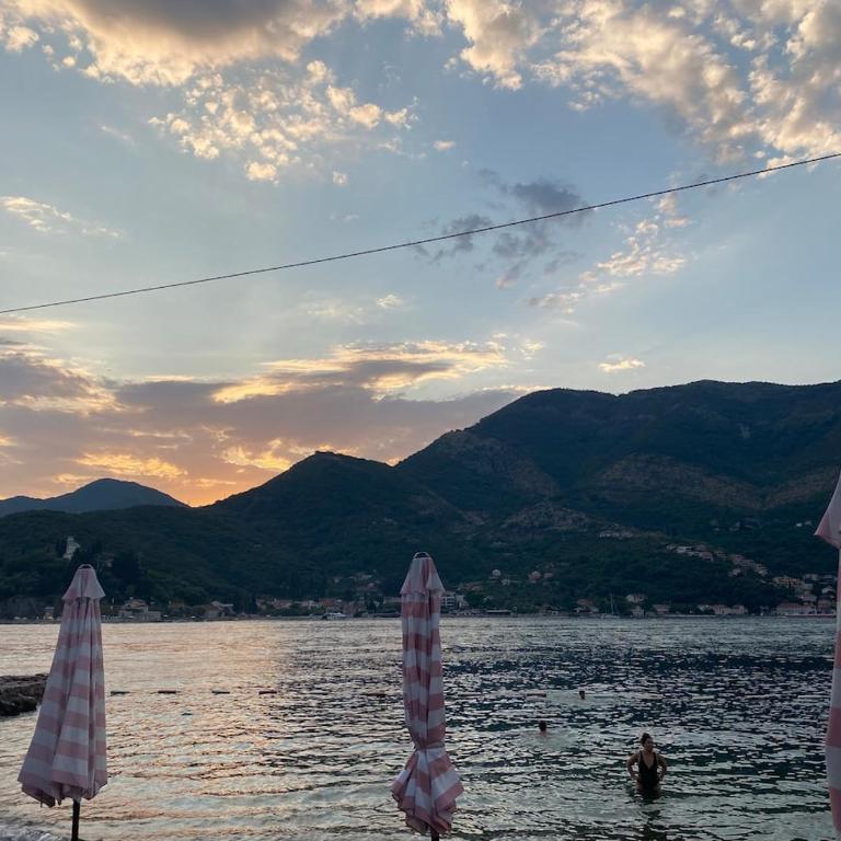 Aqua Tivat - Apartman sa 2 Spavaće Sobe i Balkonom - 9