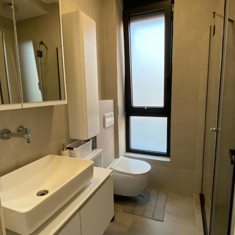 Aqua Tivat - Apartman sa 2 Spavaće Sobe i Balkonom - 11